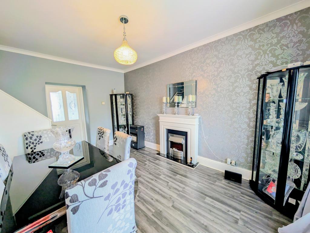 Sitting/Dining Room