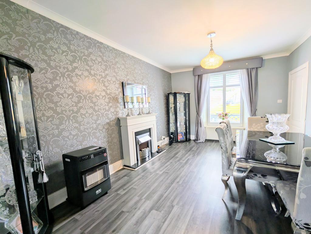 Sitting/Dining Room