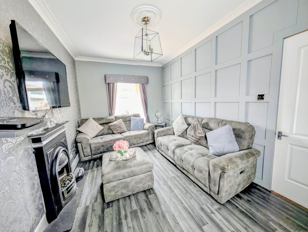 Living Room/Bed 3