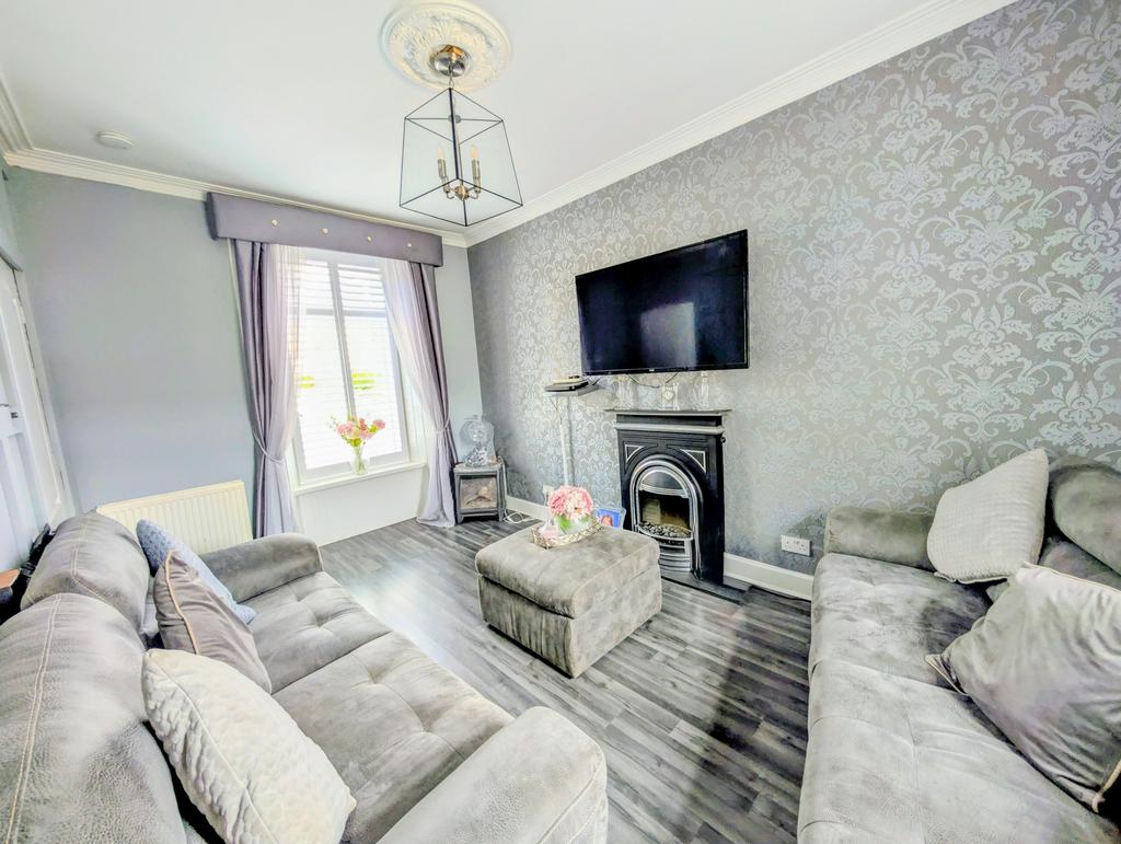 Living Room/Bed 3