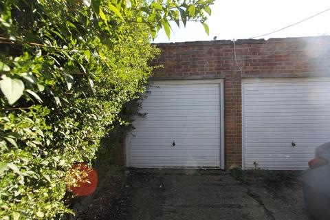 31 Model Farm Close, London, SE9 4DR