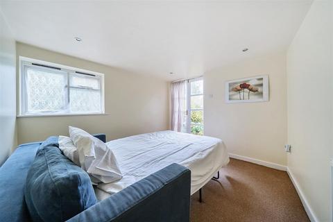 5 bedroom house for sale, High Street, Overton on Dee.