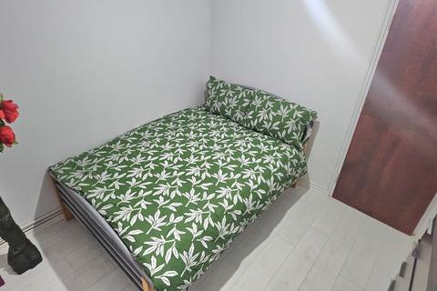 undefined, Reardon Street, London E1W