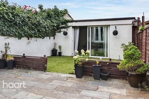 undefined, Bond Road, MITCHAM