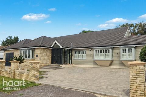 4 bedroom bungalow for sale, The Glen, Minster on sea