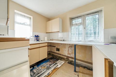 2 bedroom maisonette for sale, Ely Close, Erith