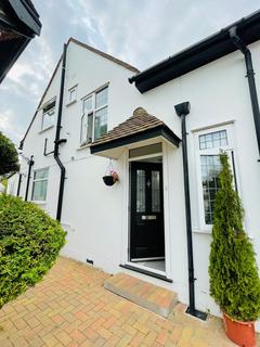 4 bedroom terraced house to rent, Dee Way,  Romford, RM1