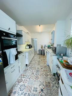 4 bedroom terraced house to rent, Dee Way,  Romford, RM1