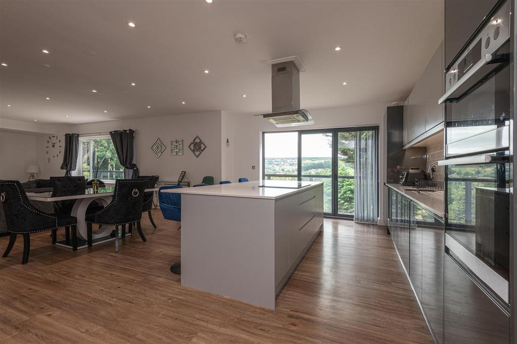 29 - 2 The Meadows HX6 2 UN.jpg