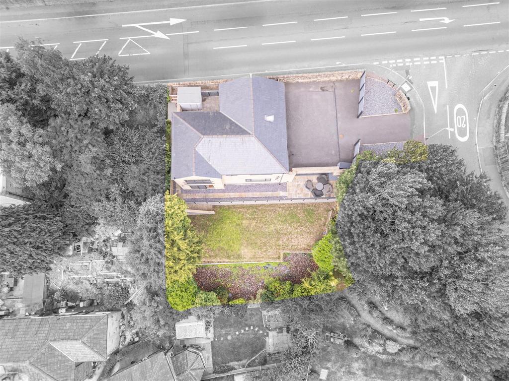 73.1 - 2 The Meadows HX6 2 UN.jpg