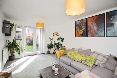 3 bedroom semi-detached house for sale, Barr Road, Syston, LE7