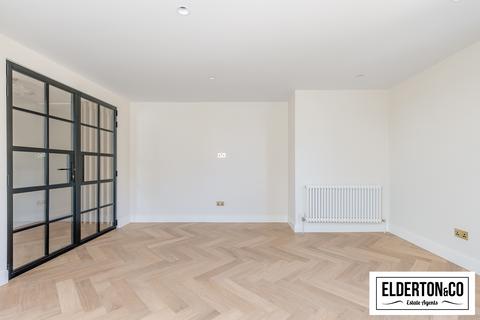 10 Ribblesdale Road, London, N8 7EP