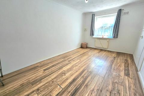 1 bedroom apartment to rent, Milton Court, Cross Road, Chadwell Heath, Romford, RM6