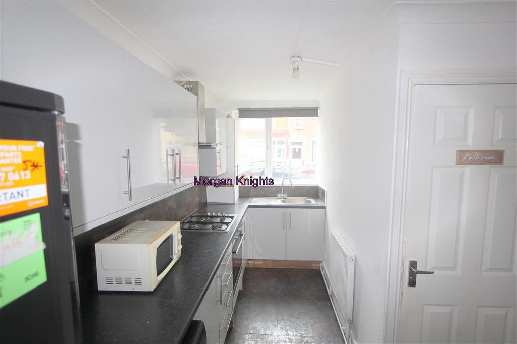Fitted Kitchen: