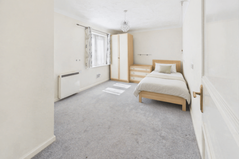 2 bedroom flat for sale, Sarisbury Gate, Dove Gardens, Park Gate