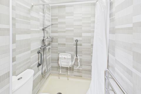 2 bedroom flat for sale, Sarisbury Gate, Dove Gardens, Park Gate