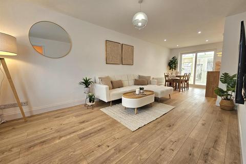 4 bedroom detached house for sale, Fosse Close, Abbeymead, Gloucester
