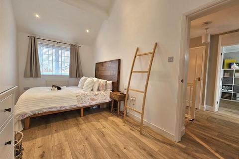 4 bedroom detached house for sale, Fosse Close, Abbeymead, Gloucester