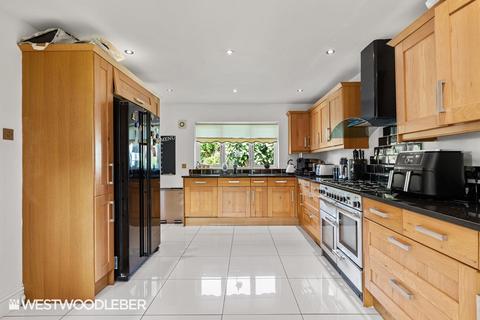 4 bedroom detached house for sale, Nursery Road, Waltham Abbey EN9