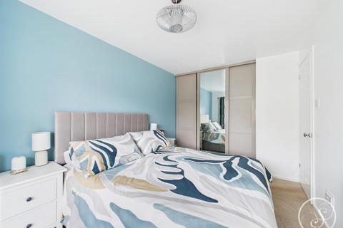 62 Birchfields Rise, Leeds, LS14 2JB