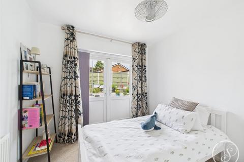 62 Birchfields Rise, Leeds, LS14 2JB