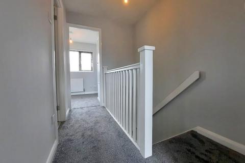2 bedroom terraced house to rent, Kilross Road, Bedfont, TW14