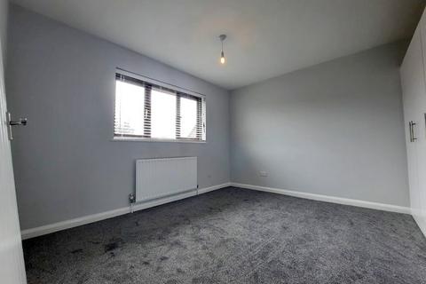 2 bedroom terraced house to rent, Kilross Road, Bedfont, TW14