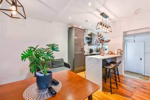 2 bedroom flat to rent, Charlton Road, Harlesden, London, NW10