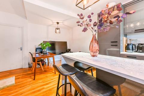 2 bedroom flat to rent, Charlton Road, Harlesden, London, NW10