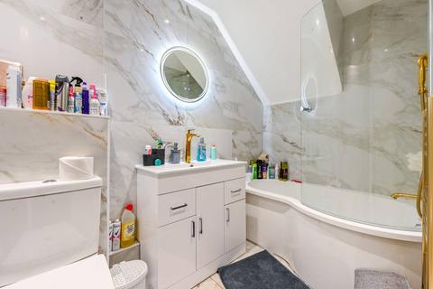 2 bedroom flat to rent, Charlton Road, Harlesden, London, NW10