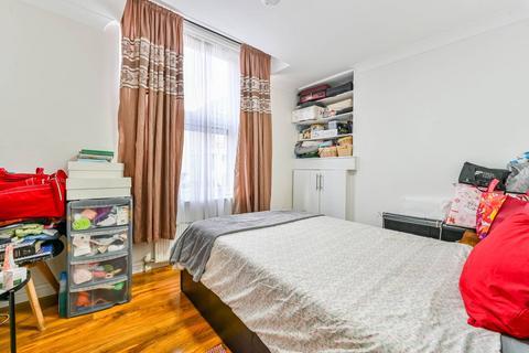 2 bedroom flat to rent, Charlton Road, Harlesden, London, NW10