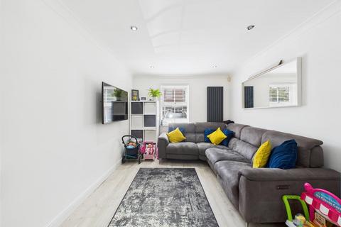 undefined, Bowen Way, Coulsdon CR5