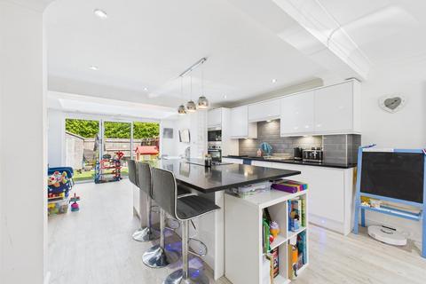 undefined, Bowen Way, Coulsdon CR5