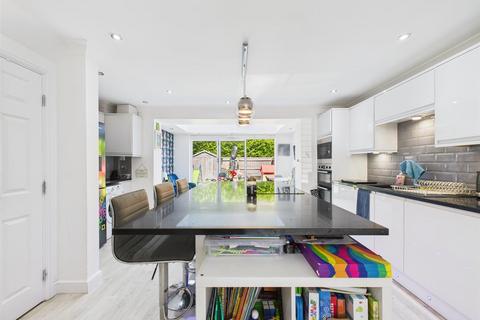 undefined, Bowen Way, Coulsdon CR5