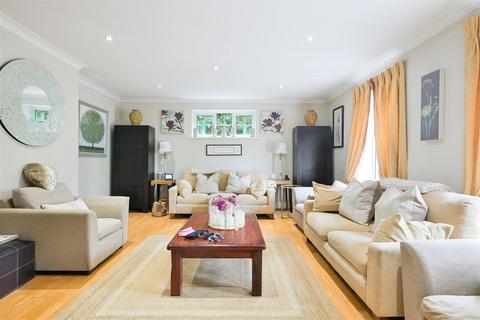 6 bedroom detached house for sale, Warren Drive, Kingswood