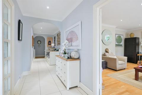 6 bedroom detached house for sale, Warren Drive, Kingswood