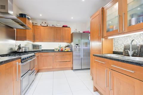 6 bedroom detached house for sale, Warren Drive, Kingswood