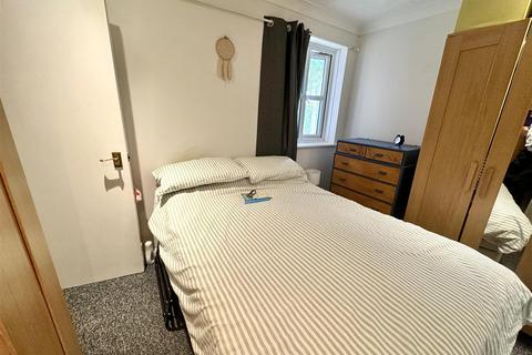 2 bedroom flat for sale, Crook Log, Bexleyheath DA6