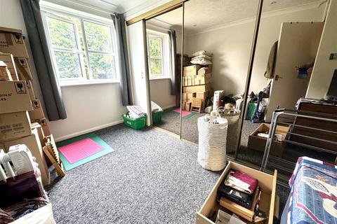 2 bedroom flat for sale, Crook Log, Bexleyheath DA6