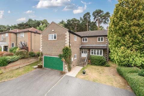 undefined, Colville Gardens, Lightwater, Surrey, GU18