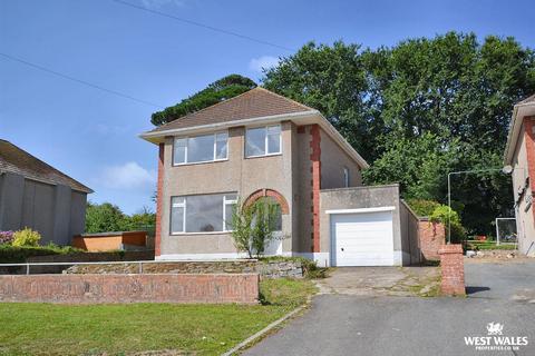 3 bedroom detached house for sale, Hillside Close, Goodwick