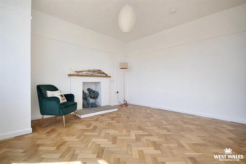 3 bedroom detached house for sale, Hillside Close, Goodwick