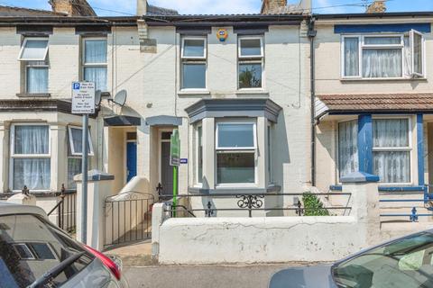 1 bedroom house for sale, Richmond Road, Kent ME7