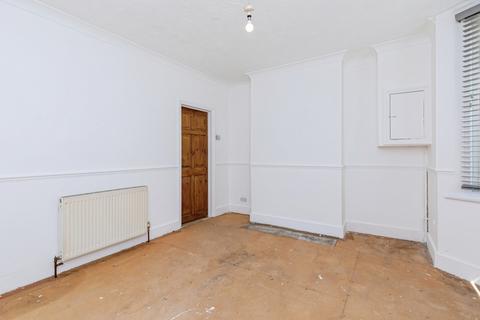 1 bedroom house for sale, Richmond Road, Kent ME7