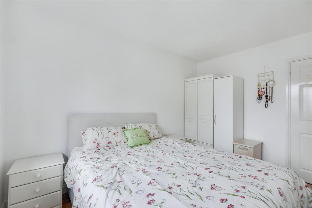 Bedroom 1 2.jpeg