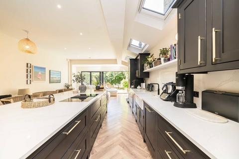 5 bedroom house for sale, Kingscourt Road, London SW16