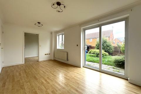 2 bedroom end of terrace house to rent, Topaz Drive, Sittingbourne ME10