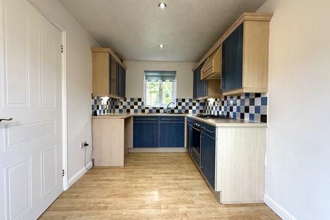 2 bedroom end of terrace house to rent, Topaz Drive, Sittingbourne ME10