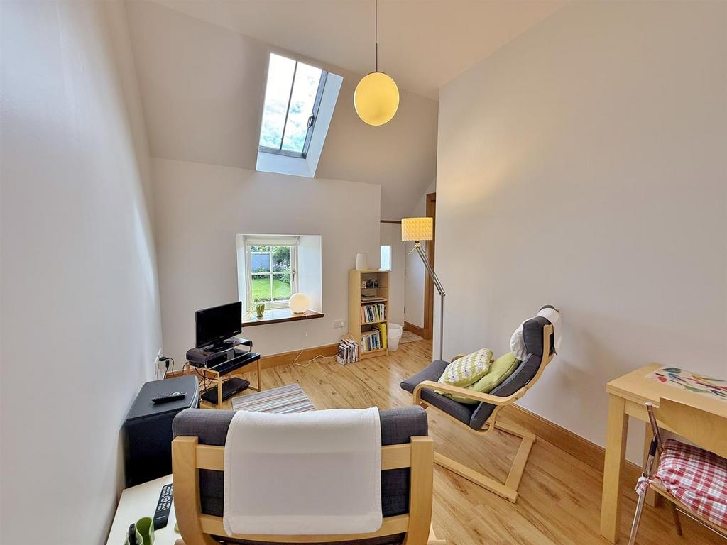 Little Wellingtonia front entrance lounge
