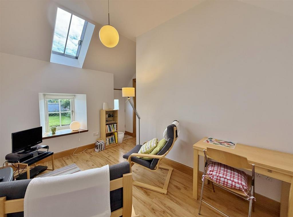 Little Wellingtonia dining space